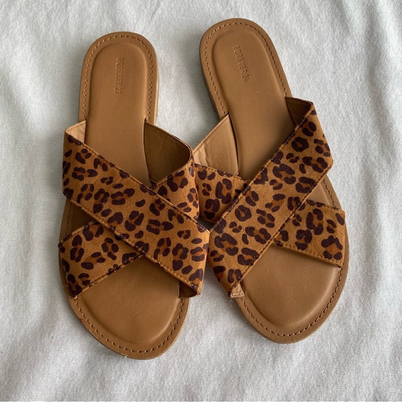 Forever 21 Leopard Sandals - Picture 1 of 5